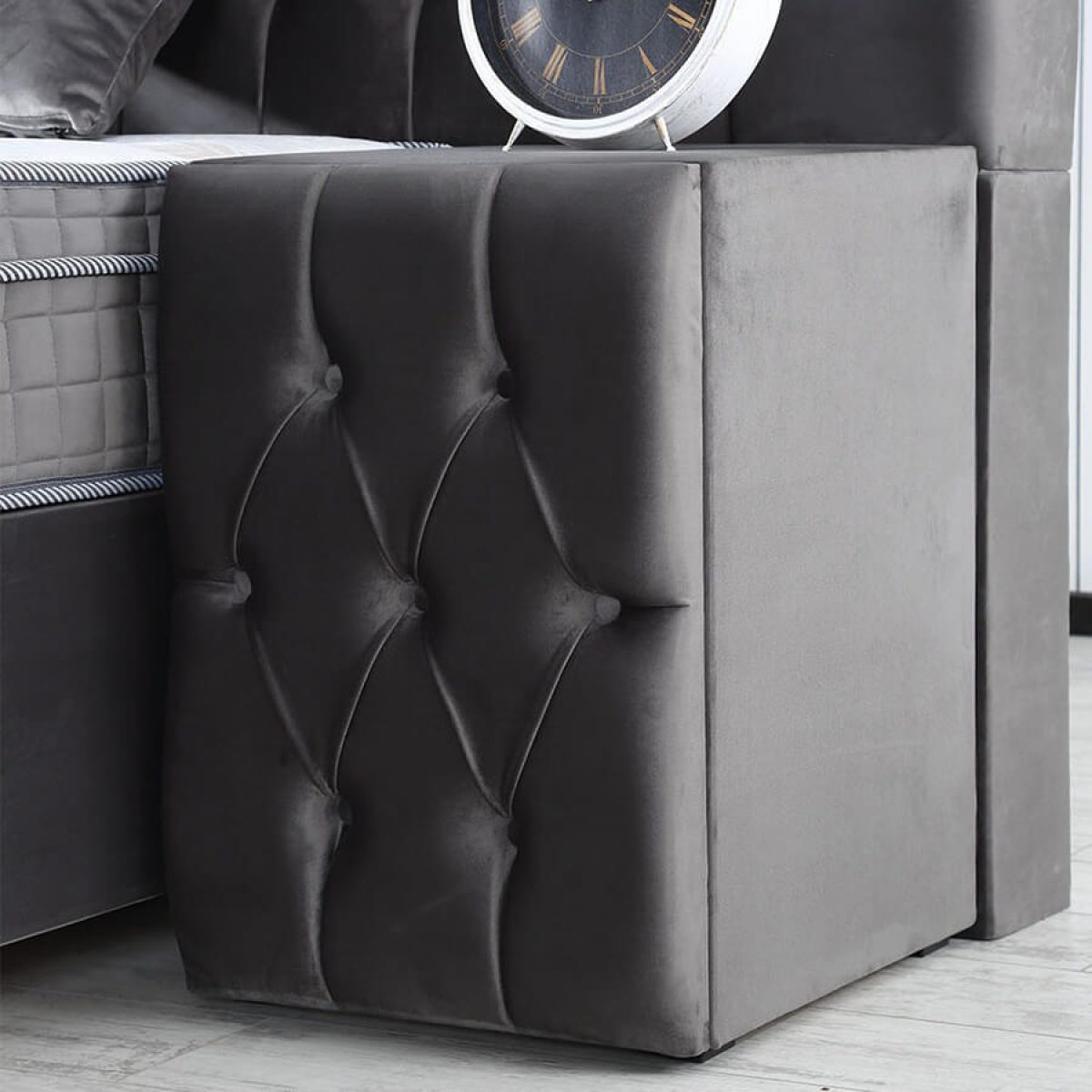 Nachtkastje Chester 1 deur 2 vakken